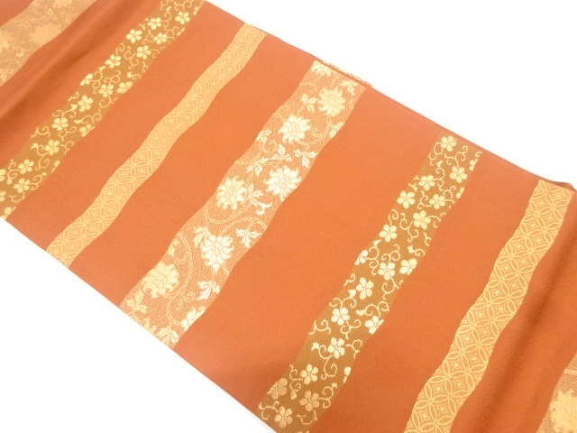 リサイクル　横段に花唐草模様織り出し名古屋帯